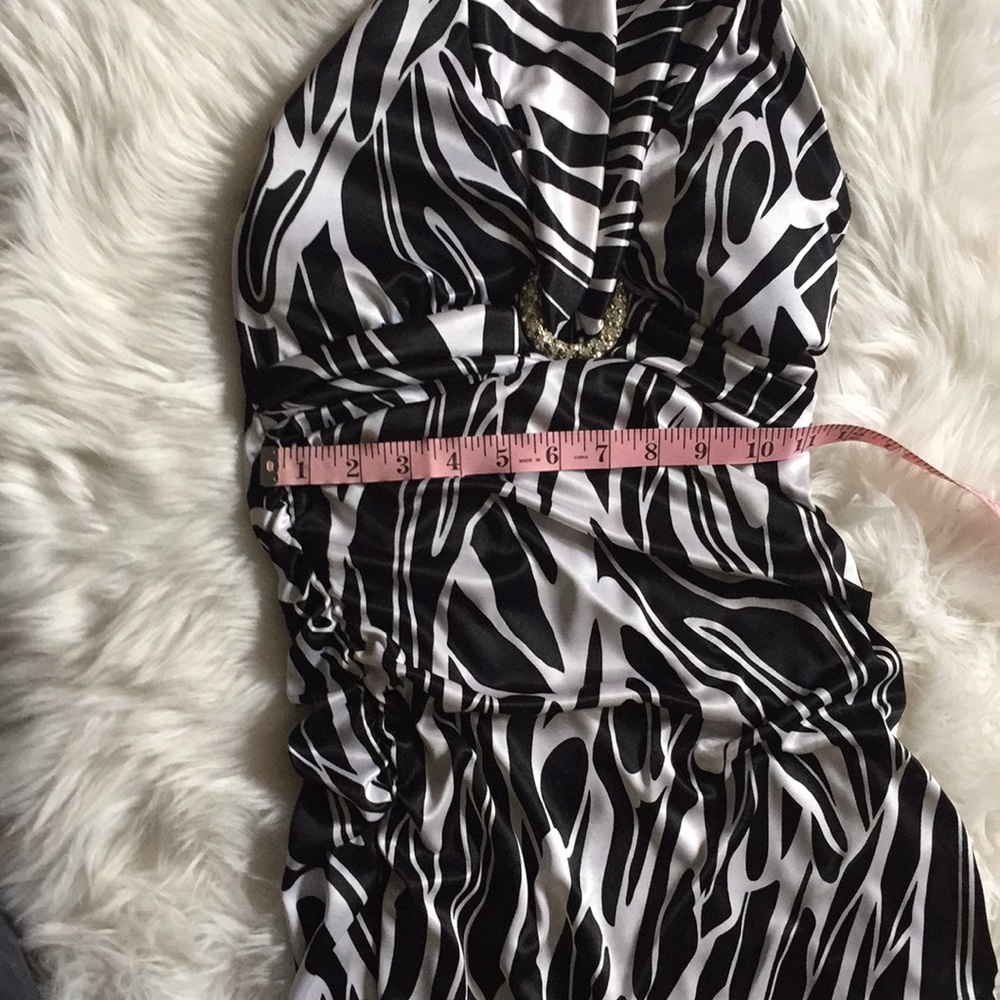 Dress - Picture 5 of 7